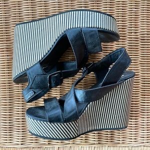 ✨Host Pick✨ Volcom Platform Wedges NWOB